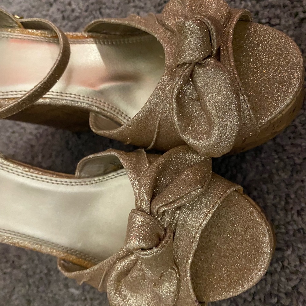 BARELY WORN sparkly high heel wedge shoes size 6-7 EXCELLENT CONDITION!!! - Picture 4 of 7